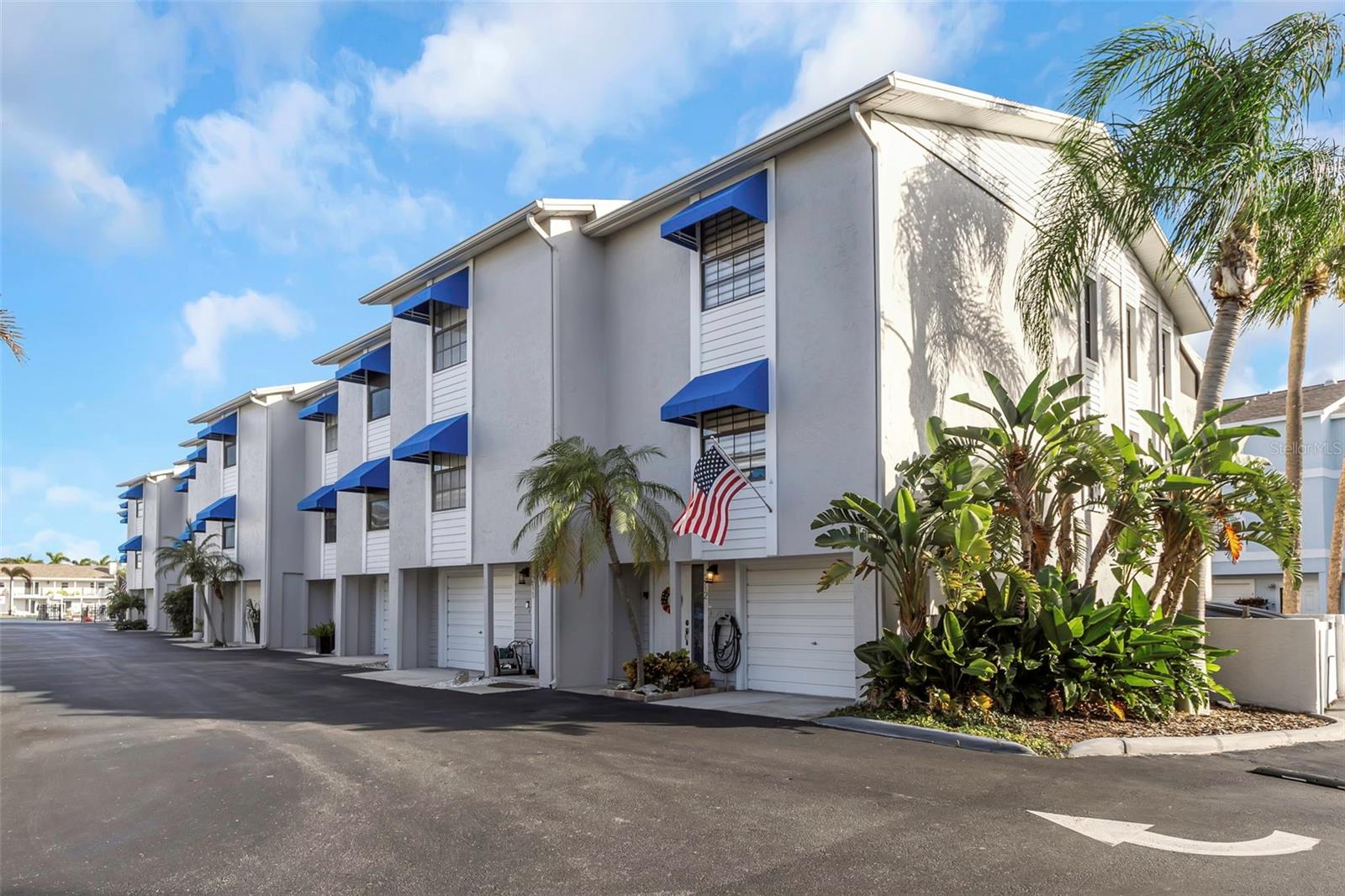 BAYWAY CONDO PH ONE - Residential