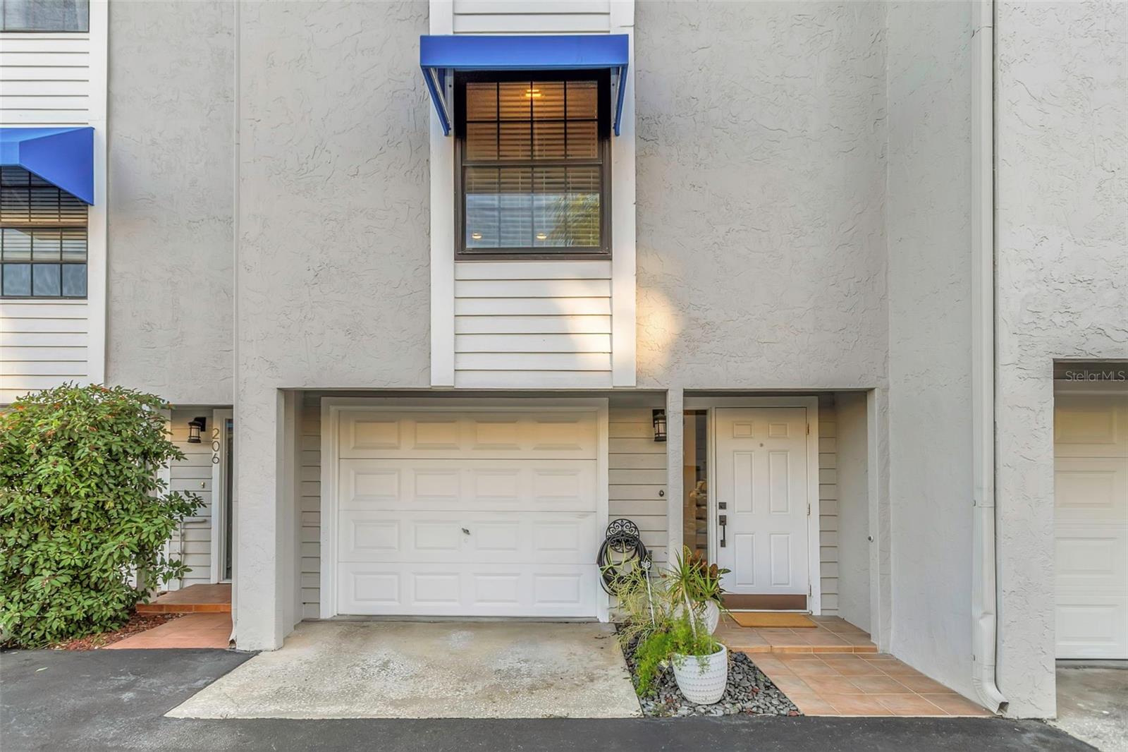 BAYWAY CONDO PH ONE - Residential