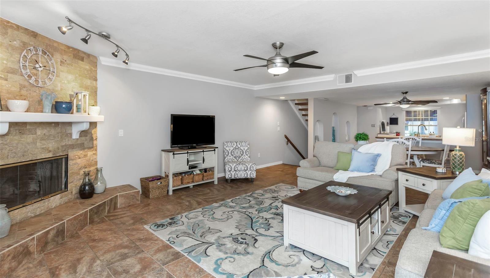 BAYWAY CONDO PH ONE - Residential