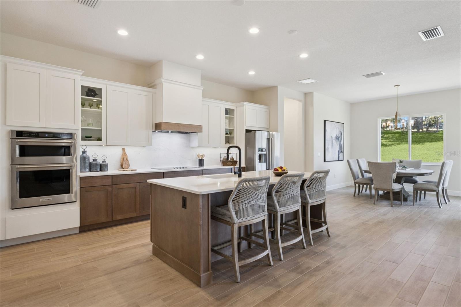 HARBOR HILLS COUNTRY CLUB - Residential