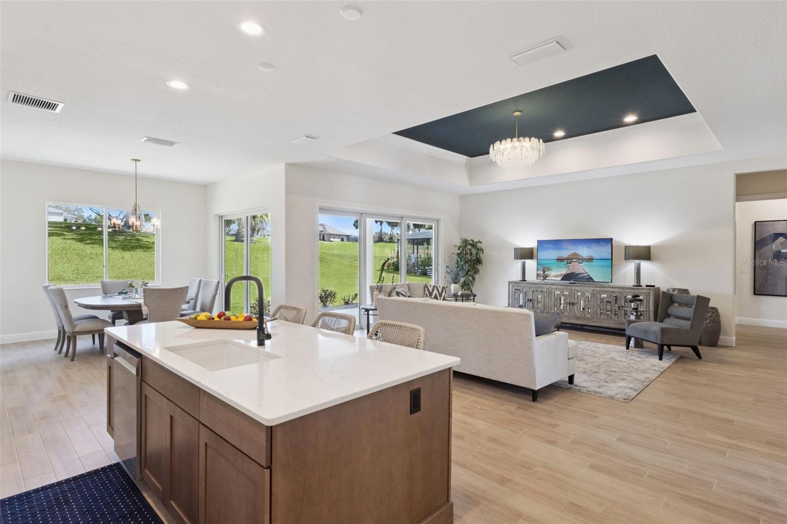 HARBOR HILLS COUNTRY CLUB - Residential