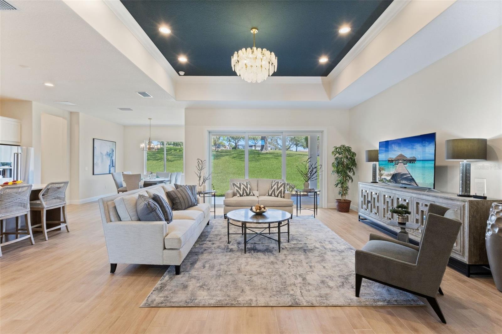 HARBOR HILLS COUNTRY CLUB - Residential