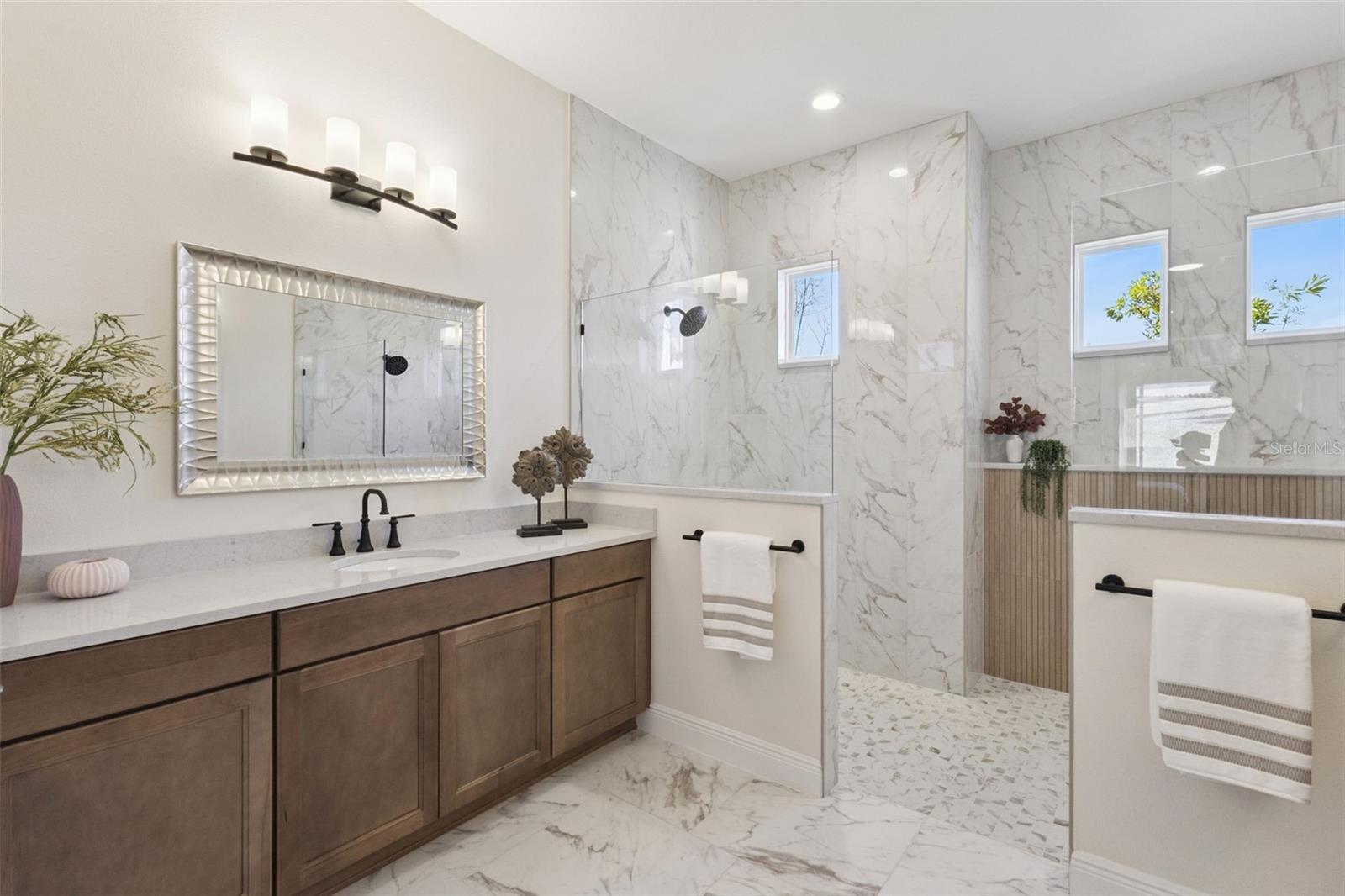 HARBOR HILLS COUNTRY CLUB - Residential