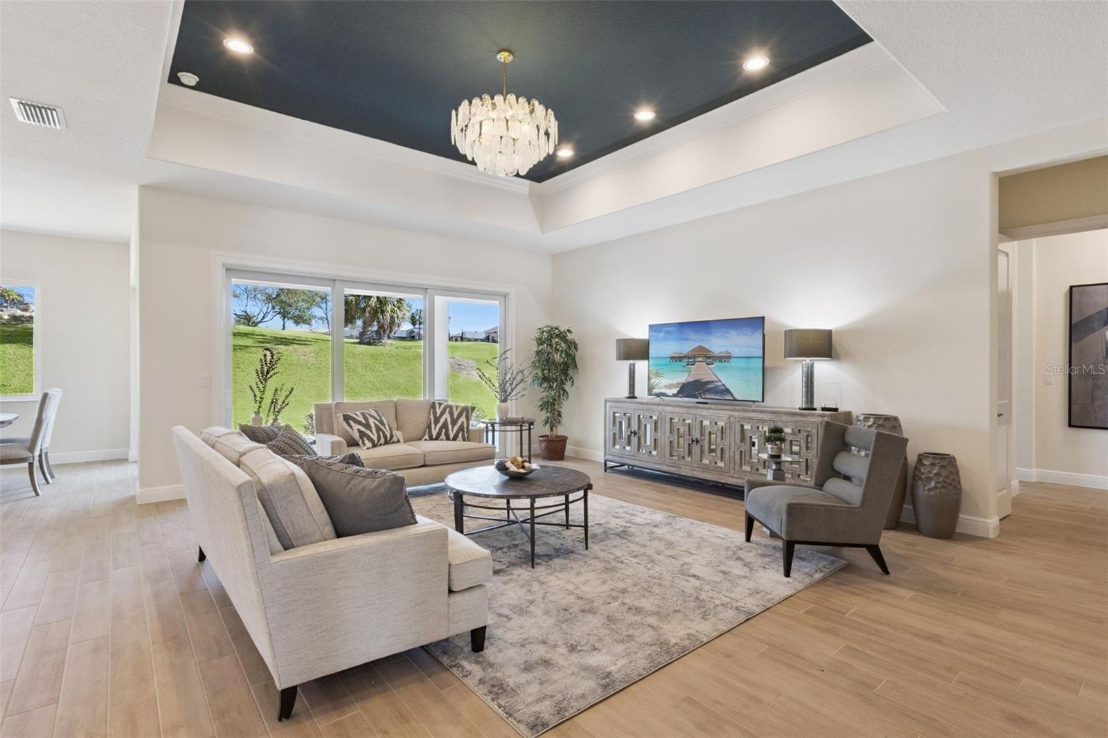 HARBOR HILLS COUNTRY CLUB - Residential