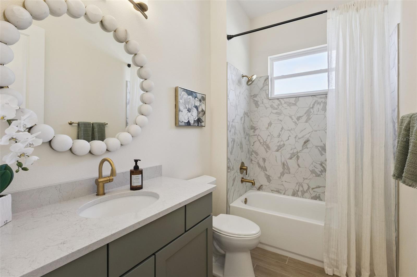HARBOR HILLS COUNTRY CLUB - Residential