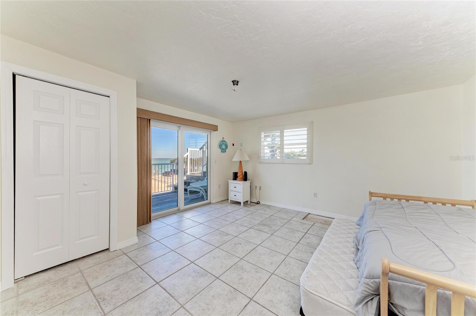 SHORE ACRES RESUBDIVIDED - Residential