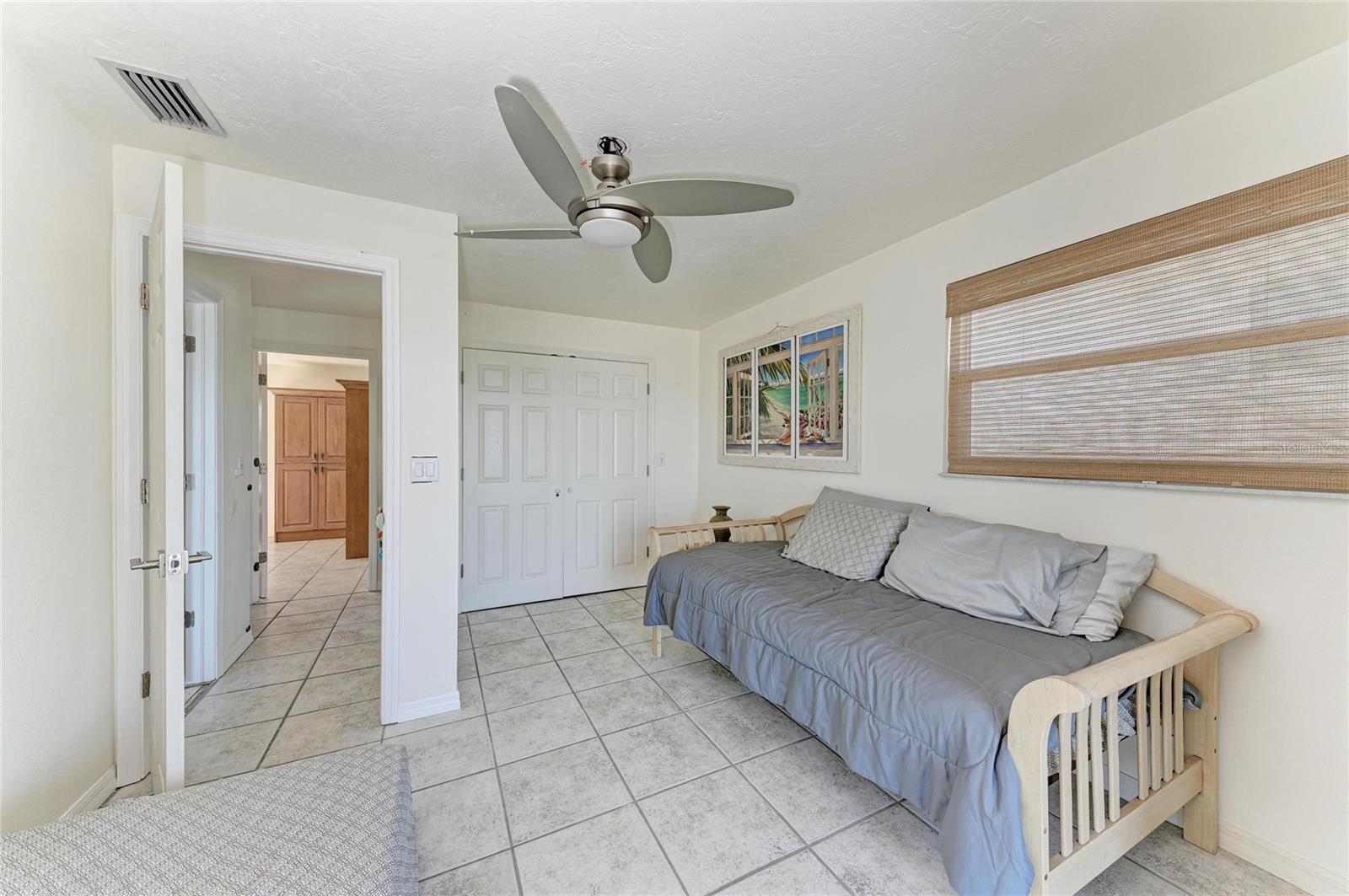 SHORE ACRES RESUBDIVIDED - Residential