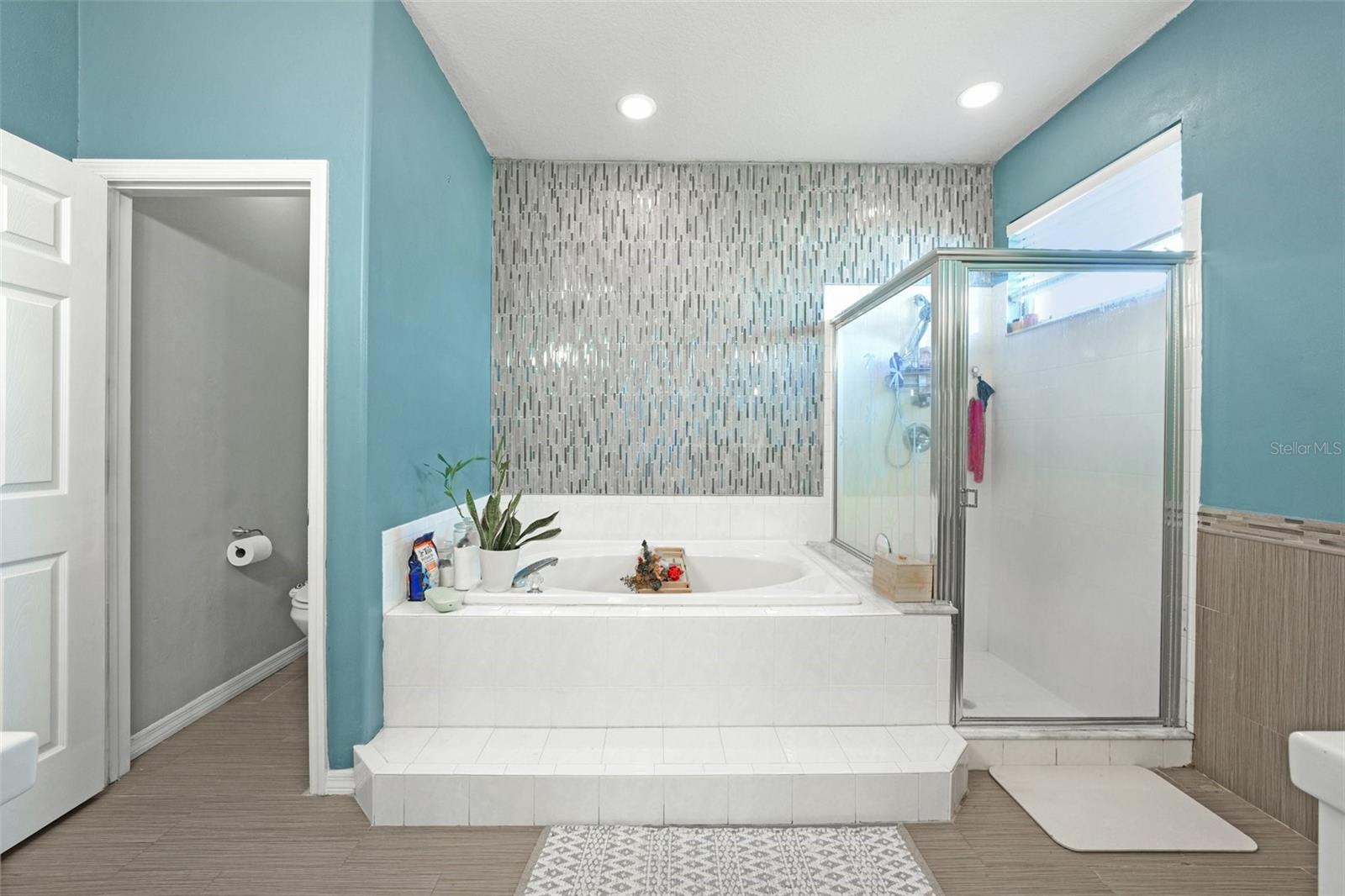 WOODS OF FOREST LAKES THE PH ONE - Residential