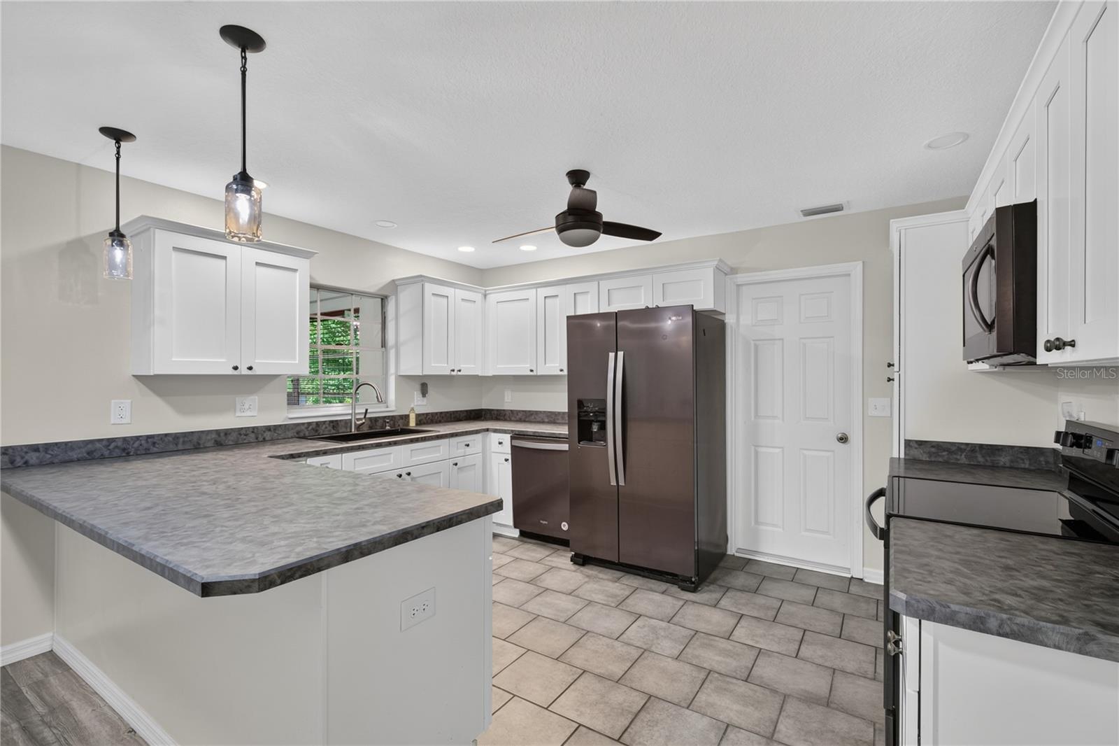 LAKE DORA PINES - Residential