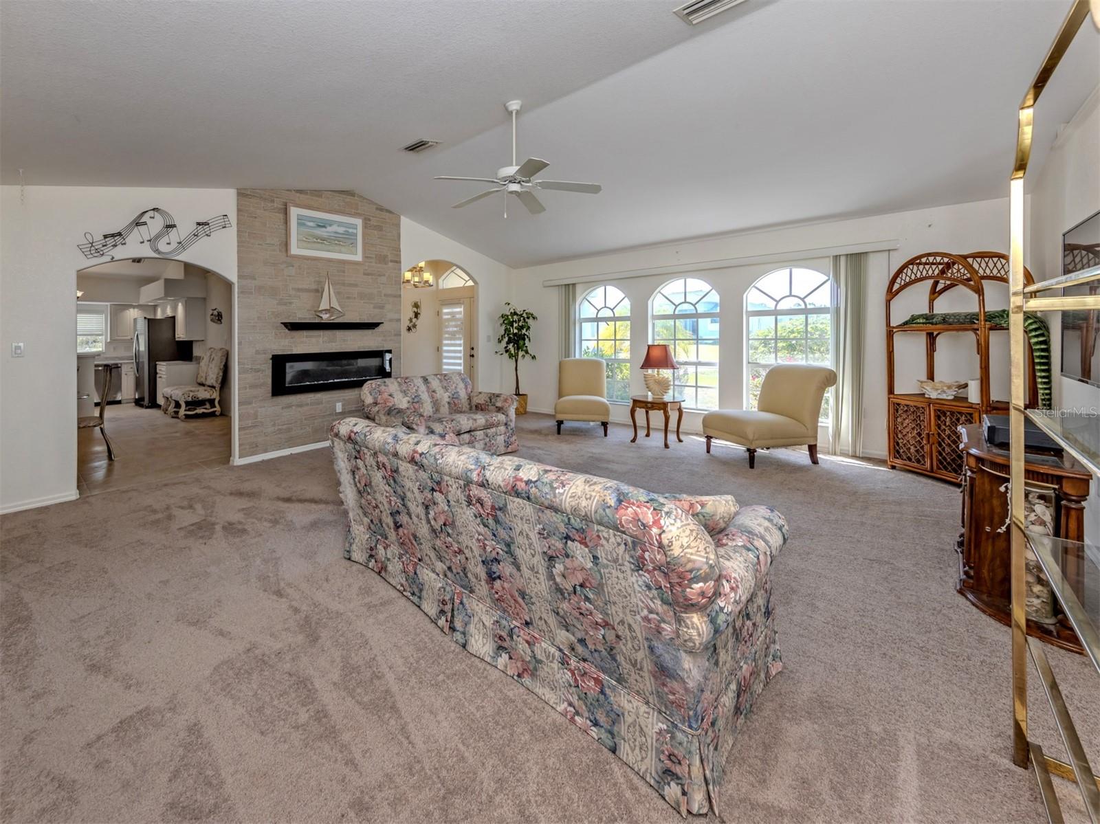 ROTONDA WEST PINE VALLEY - Residential