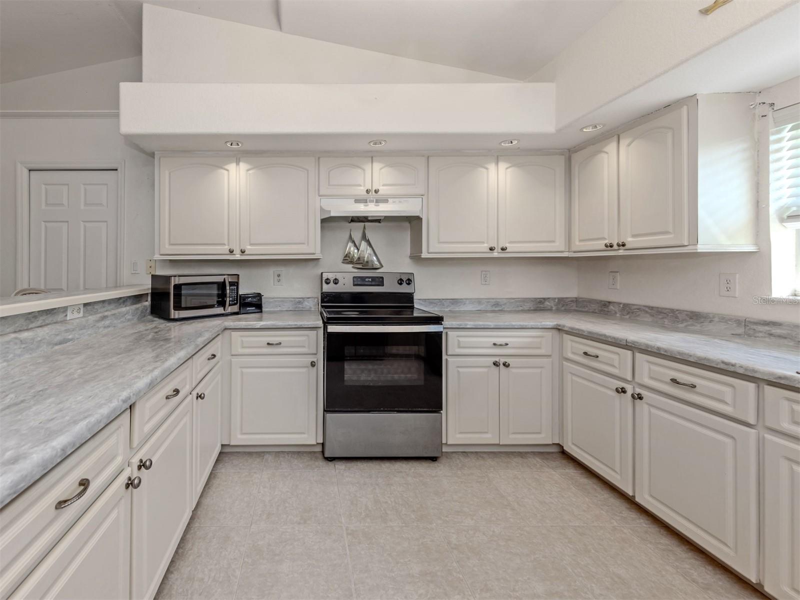 ROTONDA WEST PINE VALLEY - Residential