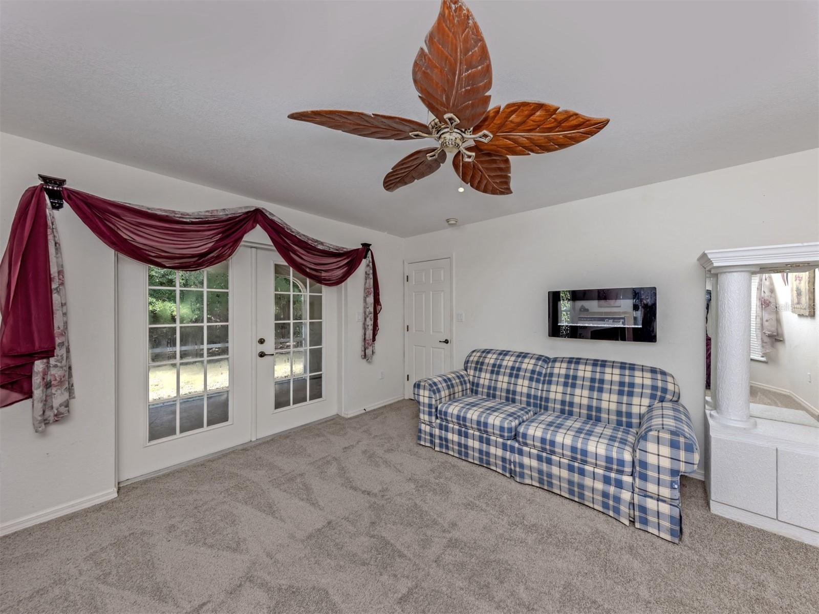 ROTONDA WEST PINE VALLEY - Residential