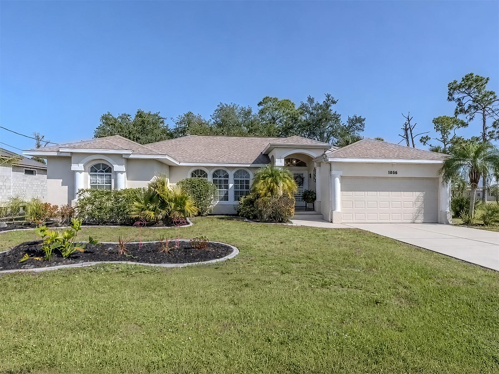 very nice 3-bedroom, 2 bedrooms, breakfast bar, split-bedroom floor plan offers privacy.
An oversized lanai. New Roof 2023, A/C 2020, water heater2020. carpet 2024, new paint. there's a golf course on the back of the house, 
Rotonda West has five golf courses and is ideally located near Manasota Key beach, Englewood Beach.  offering easy access to beach, dining, fishing, hospital.