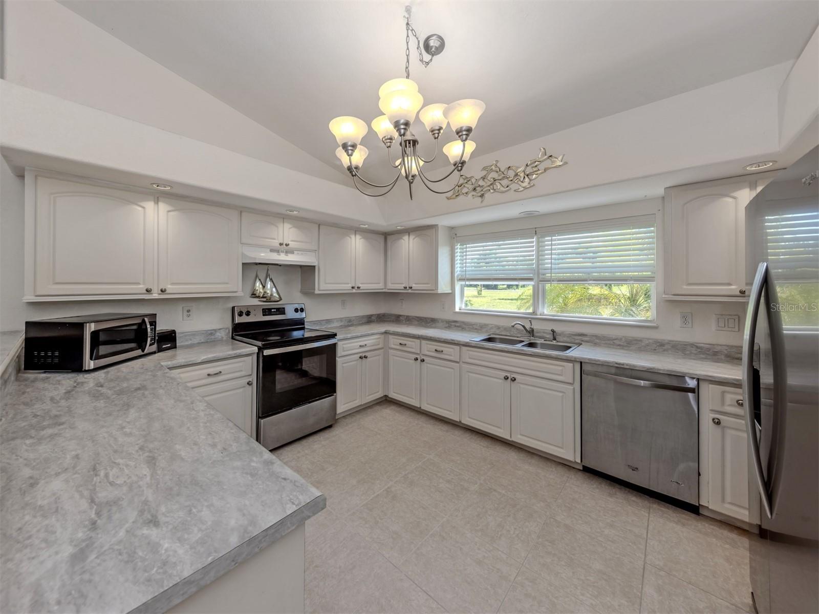 ROTONDA WEST PINE VALLEY - Residential