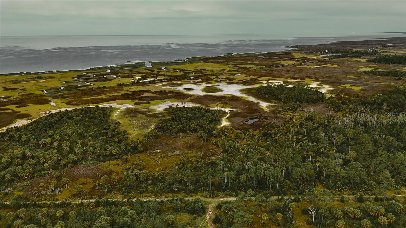 ISLE/PALMS - Land