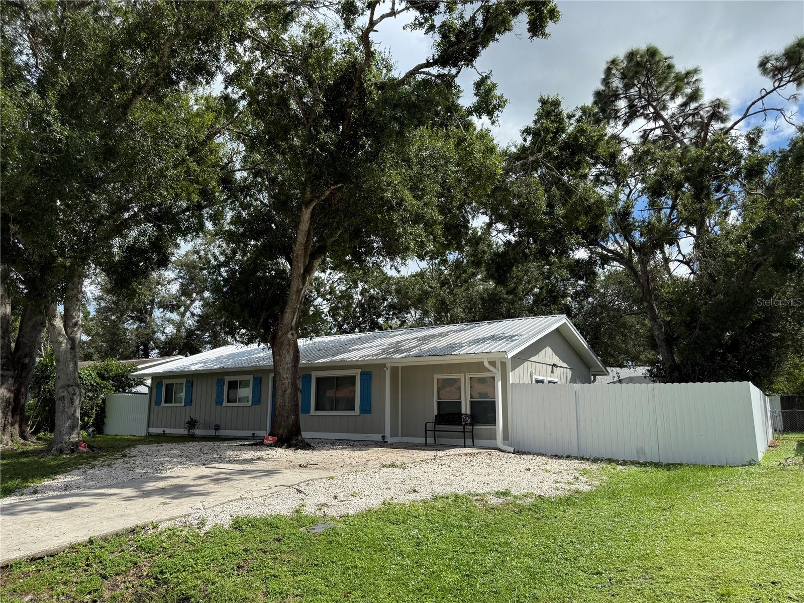 DE SOTO LAKES - Residential