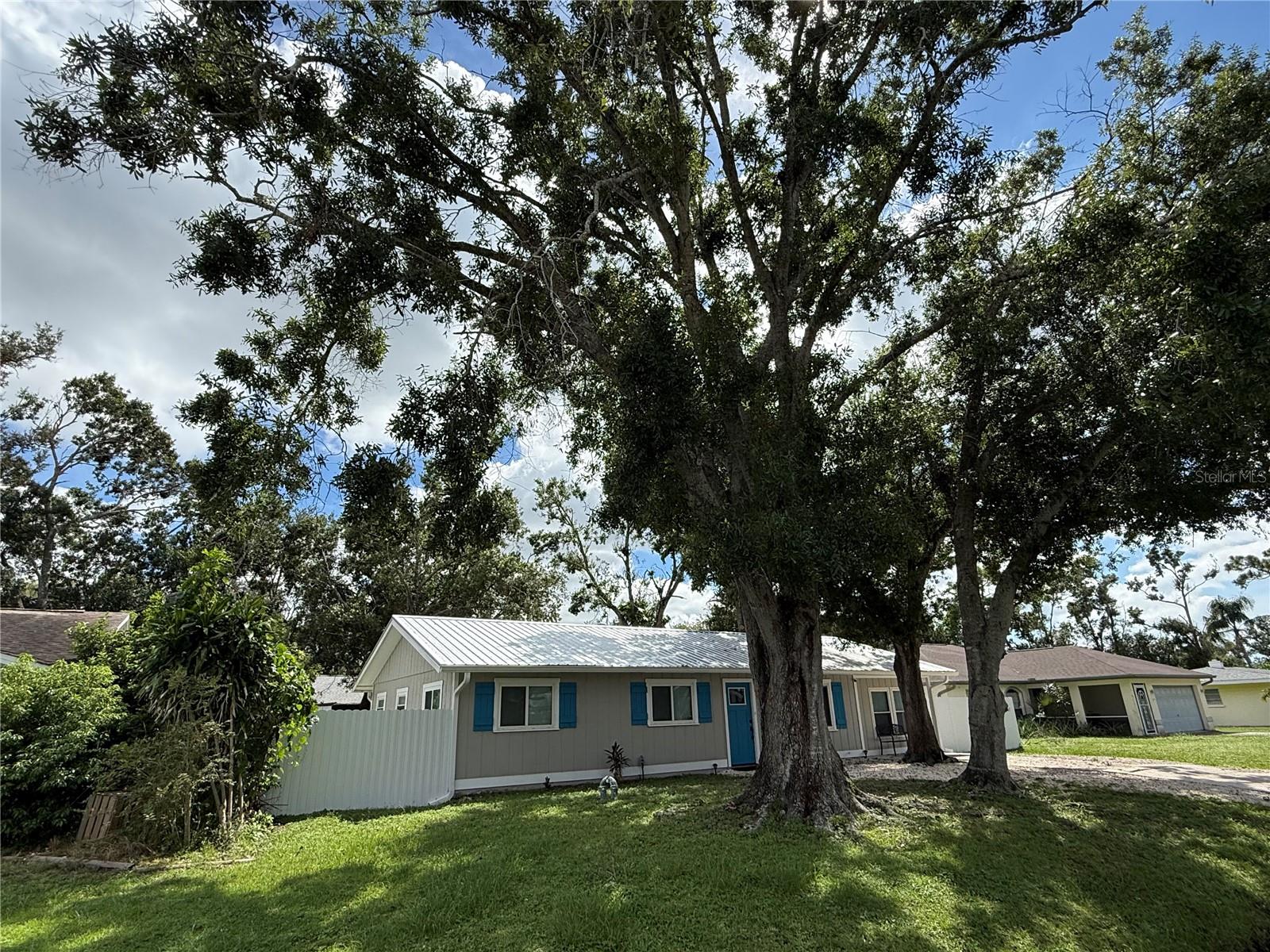 DE SOTO LAKES - Residential