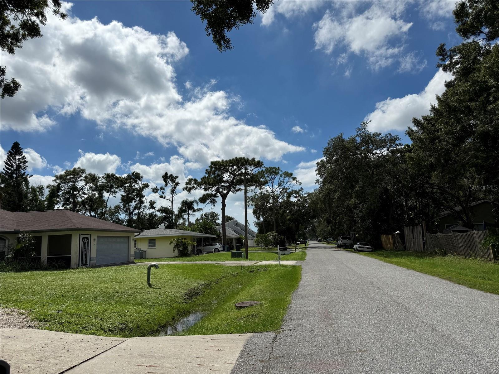 DE SOTO LAKES - Residential