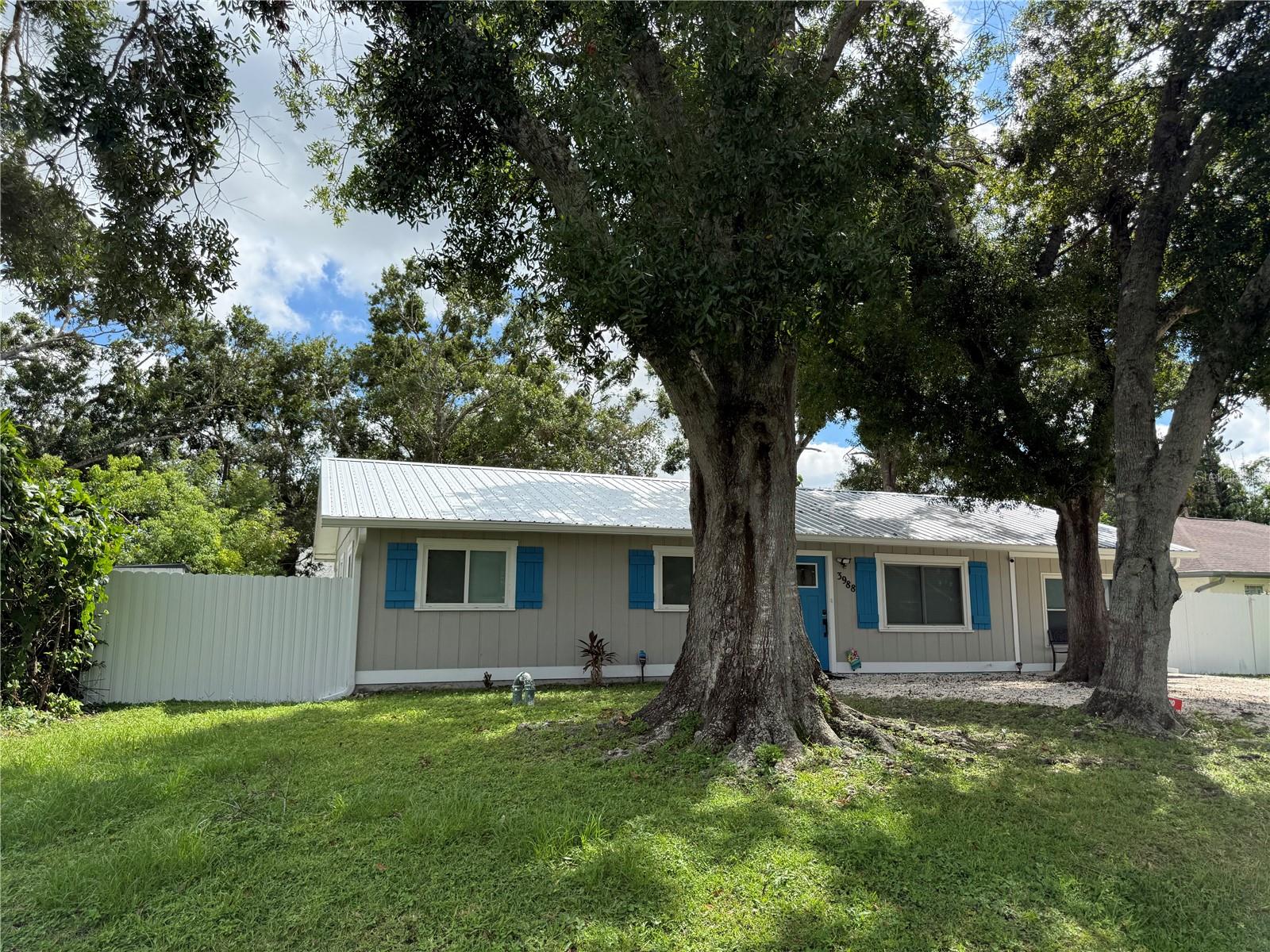 DE SOTO LAKES - Residential