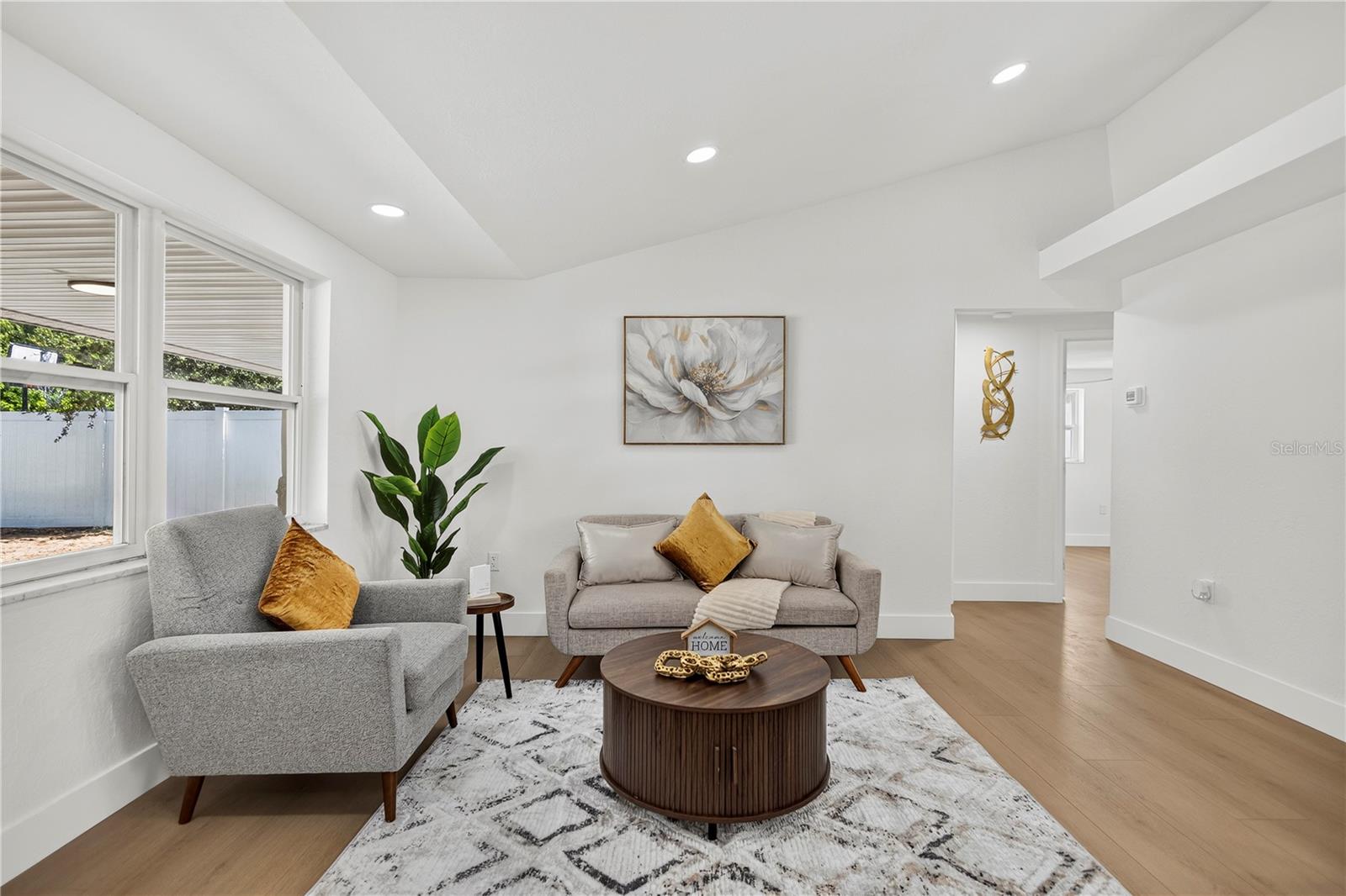 VALENCIA HEIGHTS - Residential