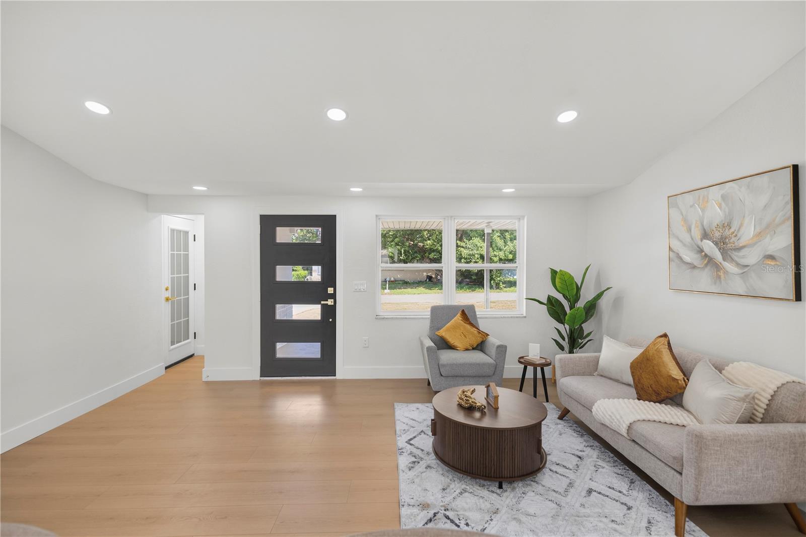 VALENCIA HEIGHTS - Residential