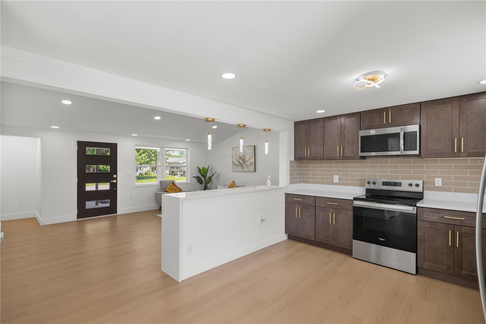 VALENCIA HEIGHTS - Residential