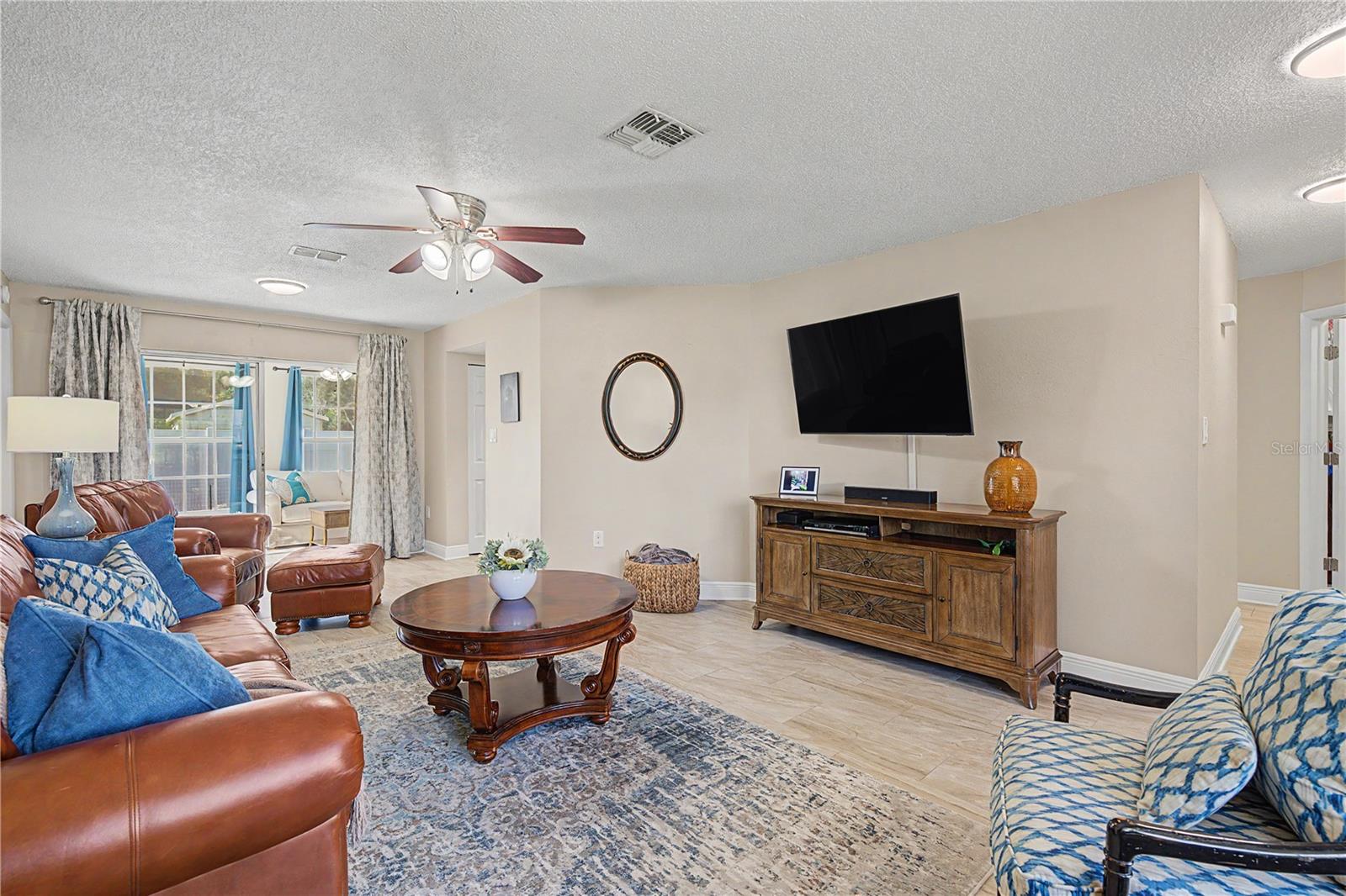 HERITAGE LAKE - Residential