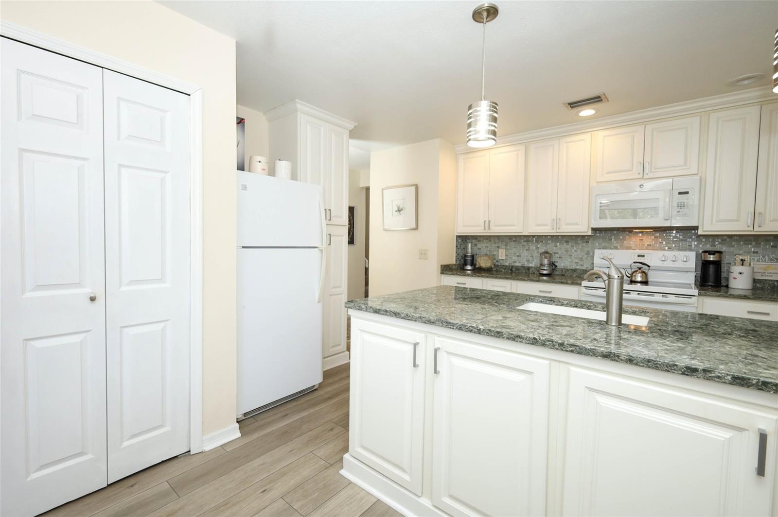 CEDARWOOD VILLAGE 1 - Residential