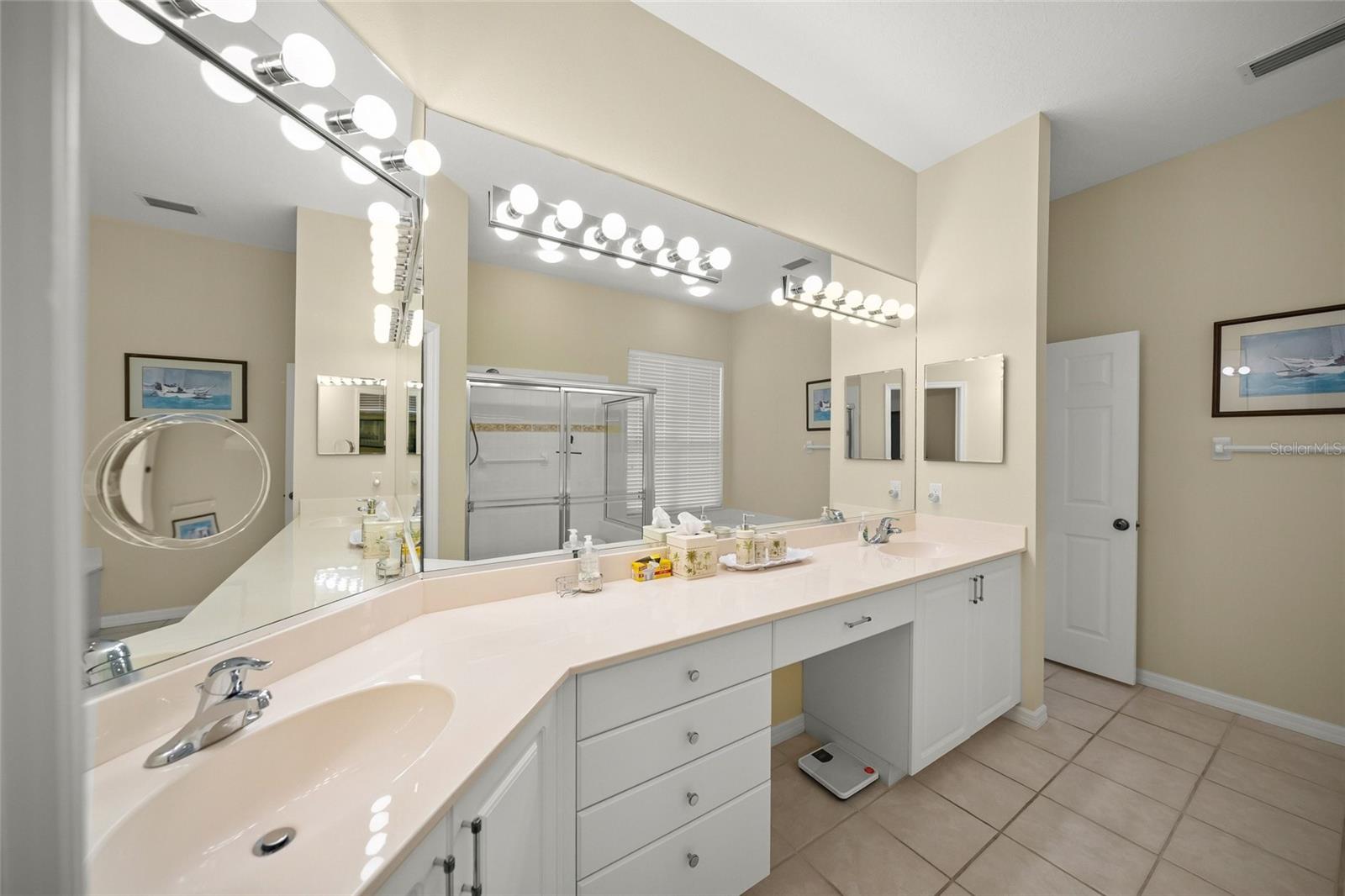 UNIVERSITY PARK COUNTRY CLUB - Residential