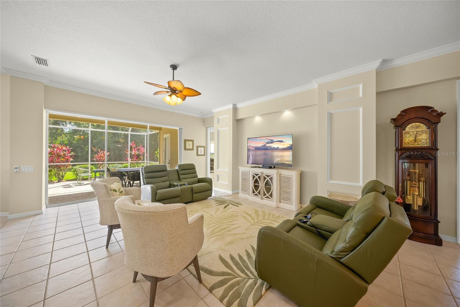 UNIVERSITY PARK COUNTRY CLUB - Residential