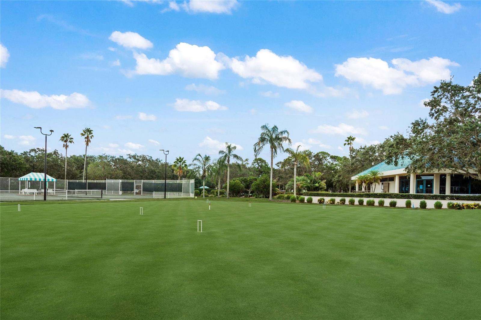 UNIVERSITY PARK COUNTRY CLUB - Residential