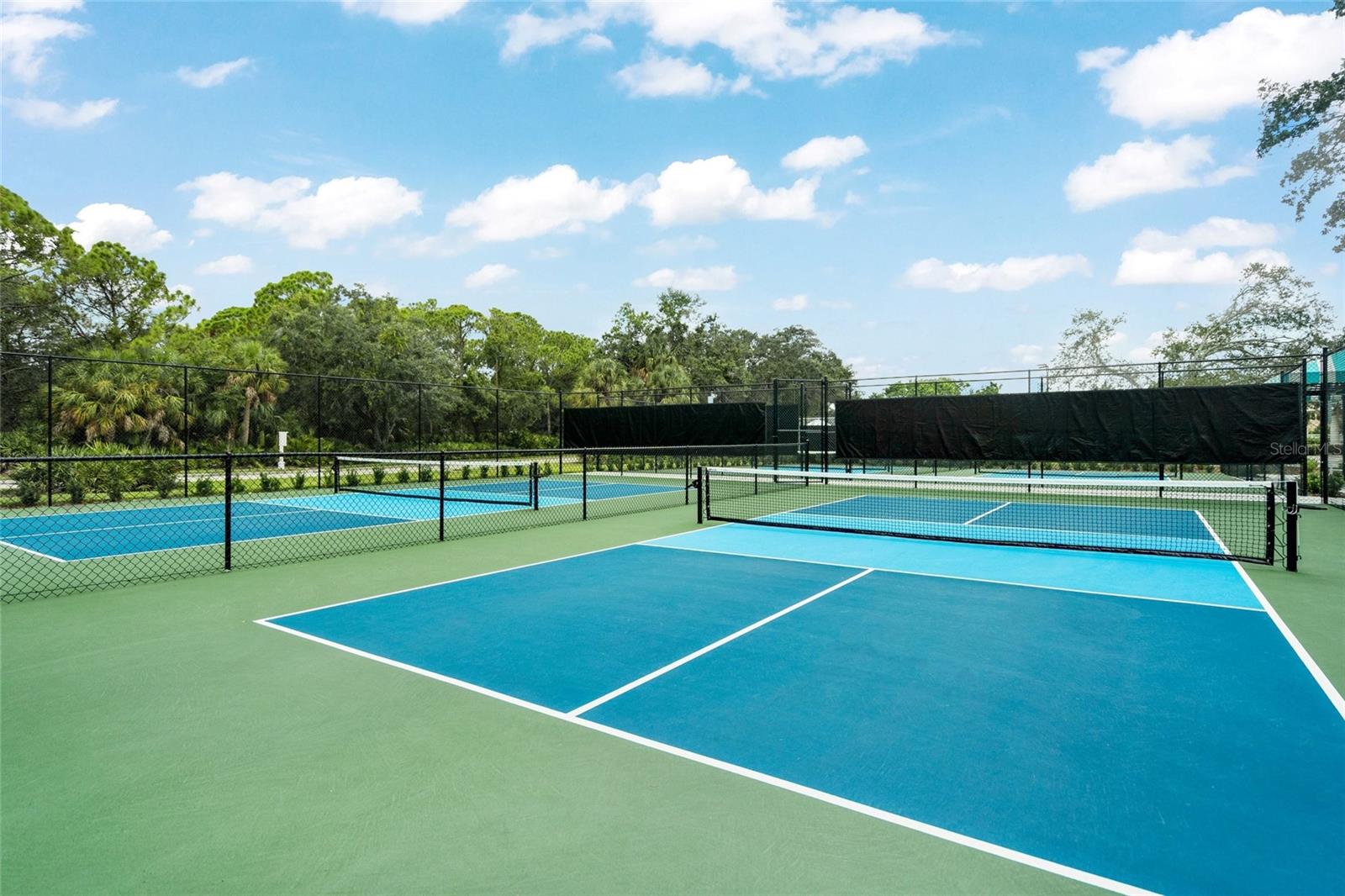 UNIVERSITY PARK COUNTRY CLUB - Residential