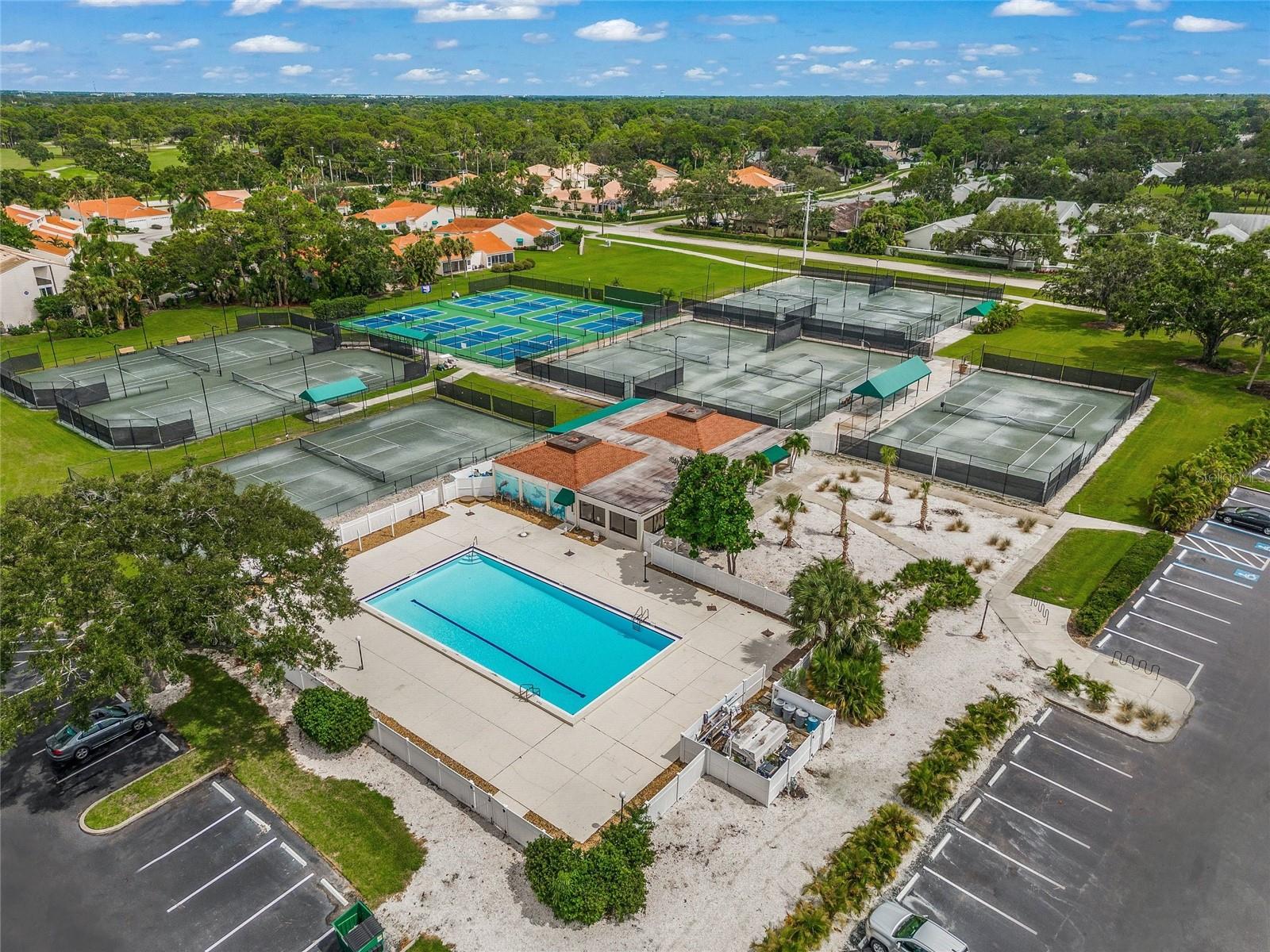 UNIVERSITY PARK COUNTRY CLUB - Residential