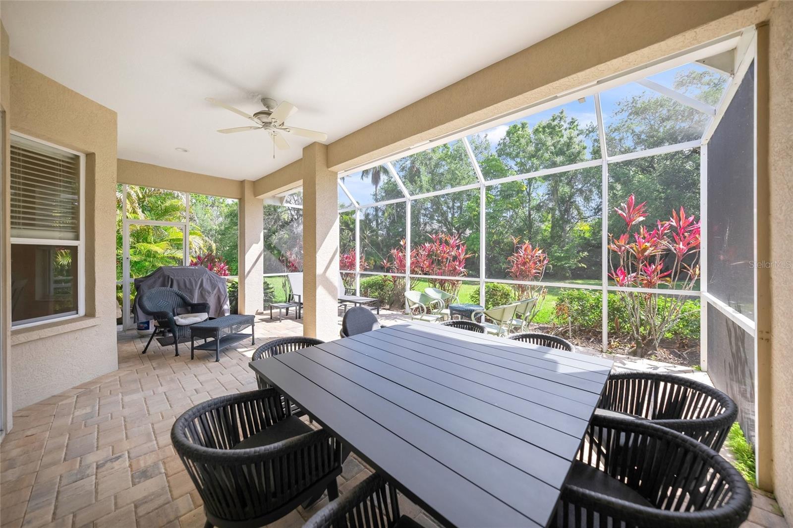 UNIVERSITY PARK COUNTRY CLUB - Residential