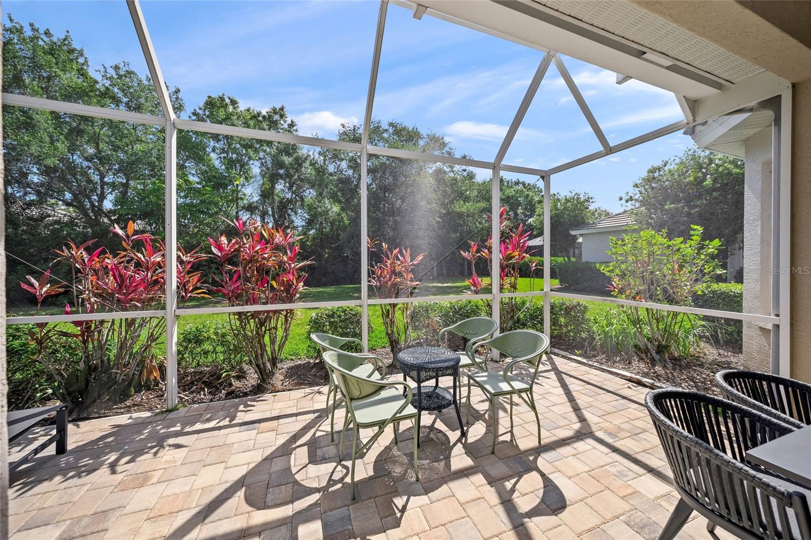 UNIVERSITY PARK COUNTRY CLUB - Residential