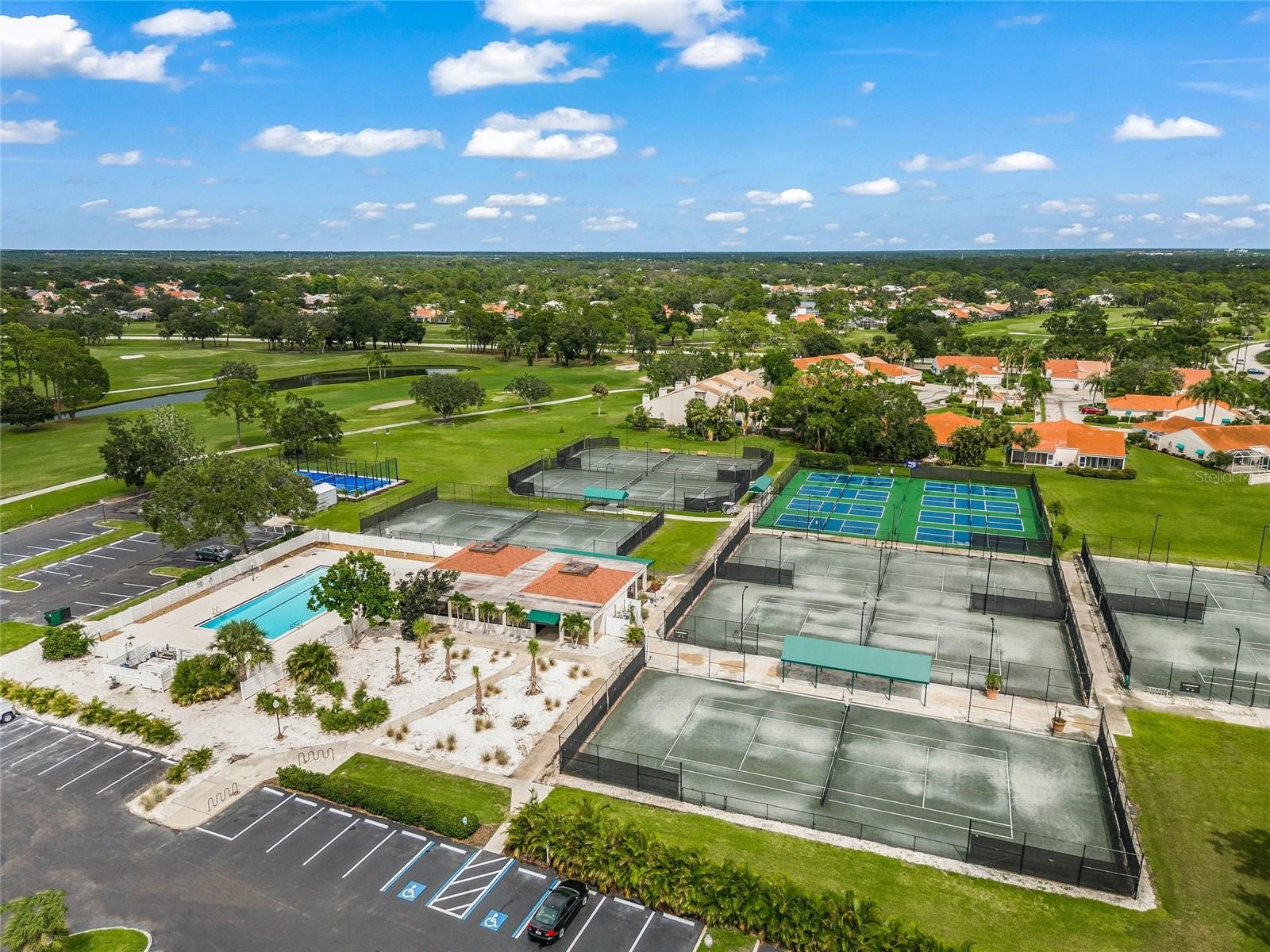 UNIVERSITY PARK COUNTRY CLUB - Residential