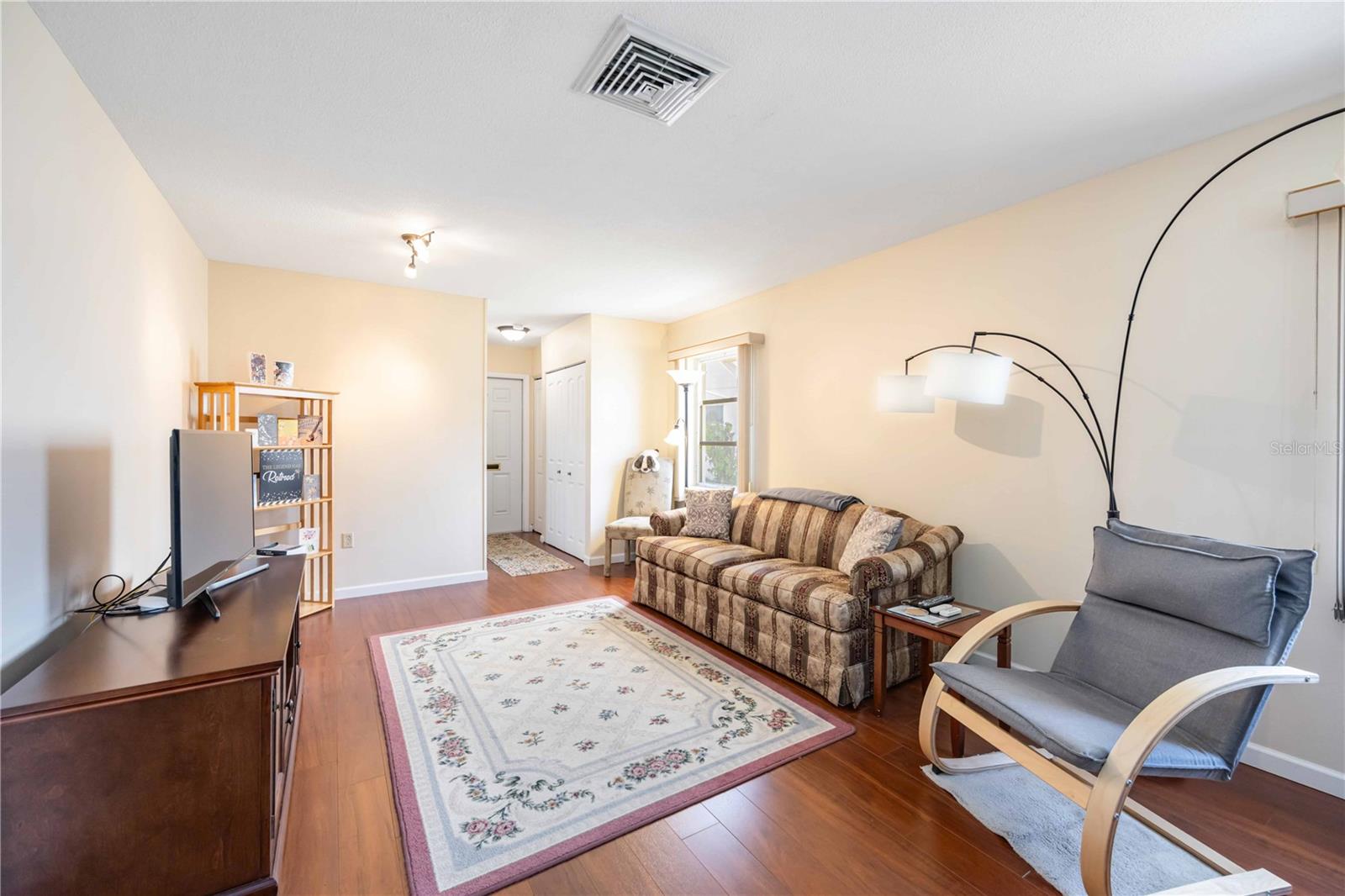 PARKWAY VILLAS - Residential