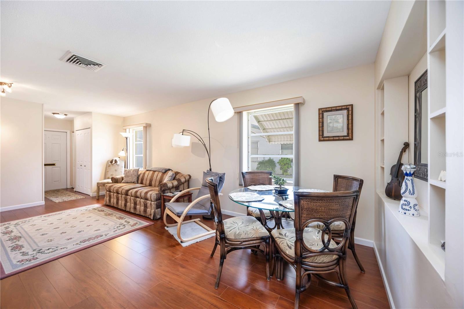 PARKWAY VILLAS - Residential
