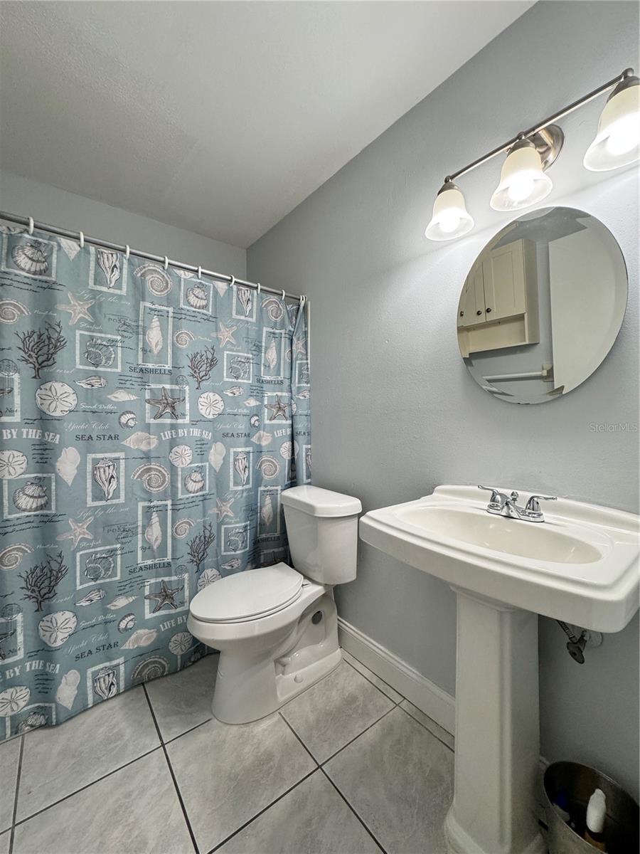 MIRROR LAKE CONDO SEC 2 - Residential