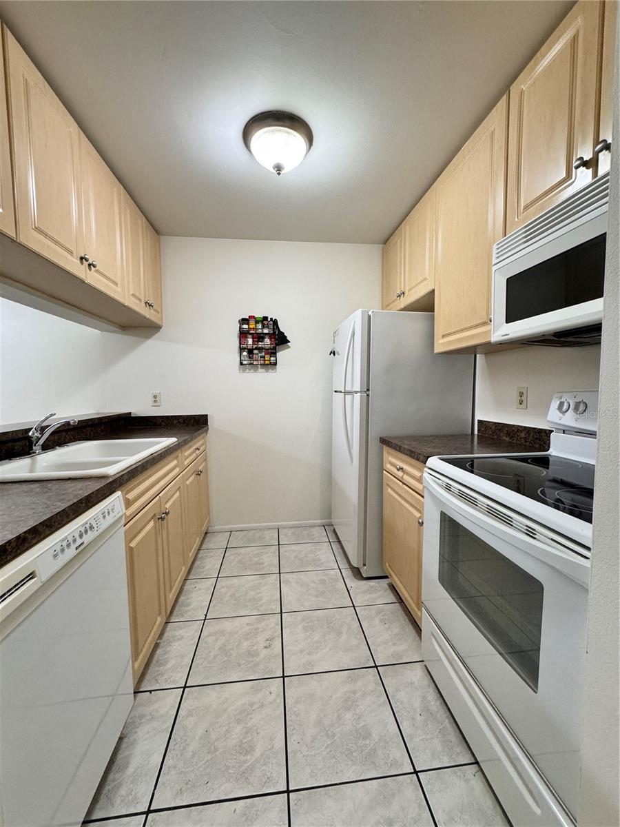 MIRROR LAKE CONDO SEC 2 - Residential