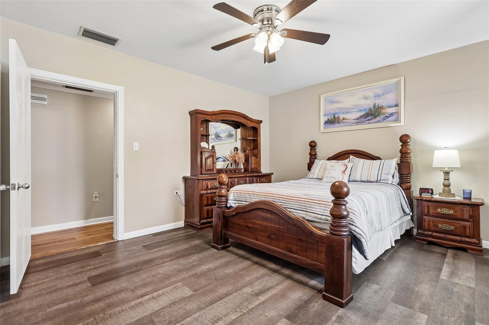 ROD N REEL CLUB - Residential