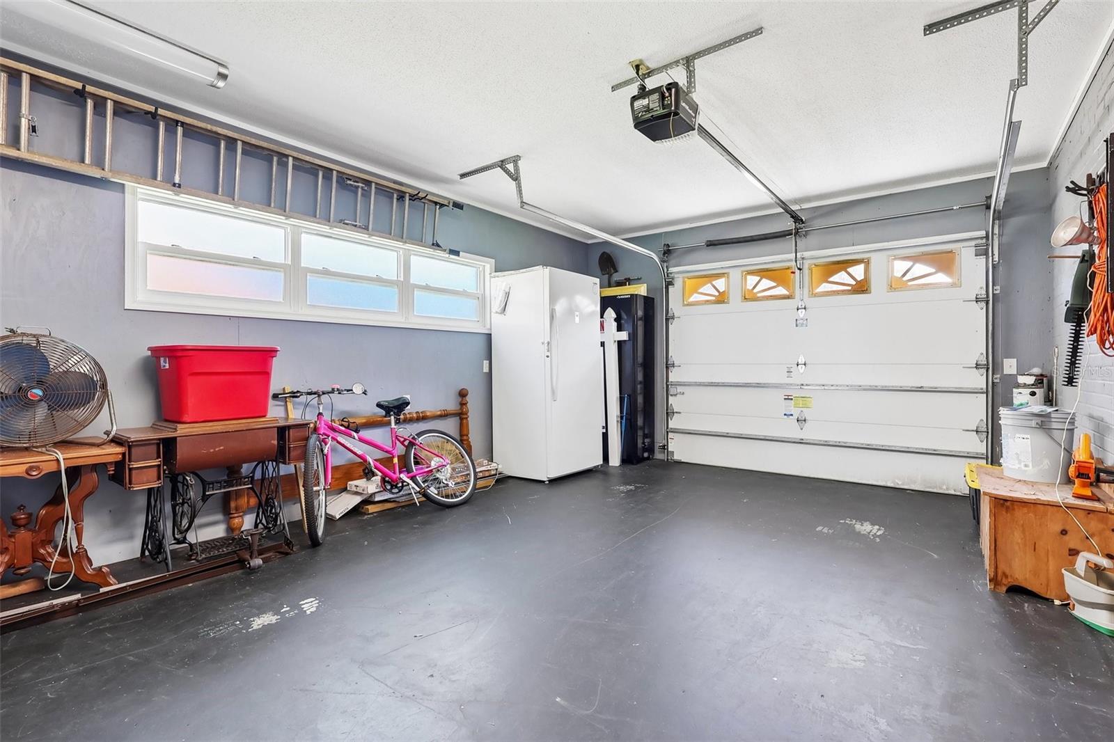 ROD N REEL CLUB - Residential