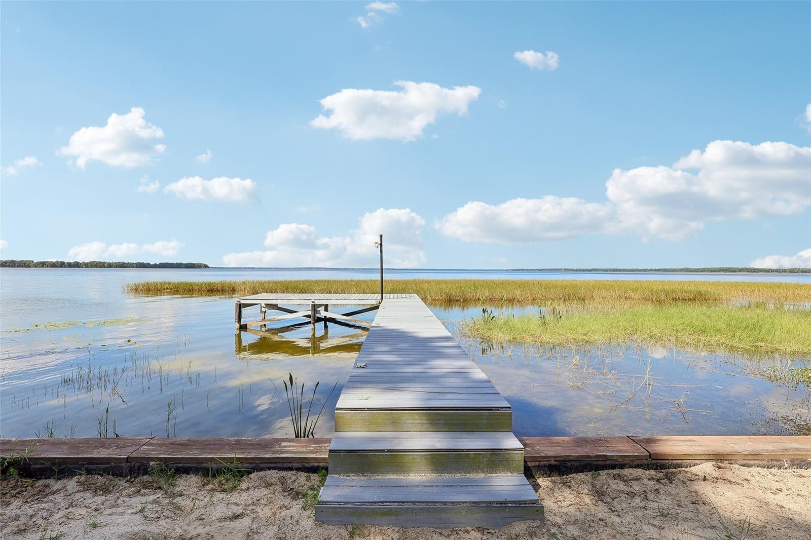 ROD N REEL CLUB - Residential