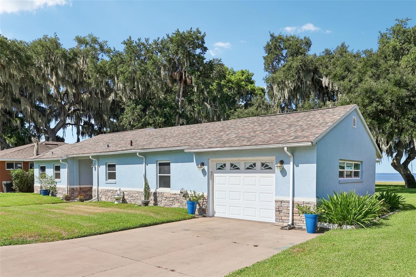 ROD N REEL CLUB - Residential