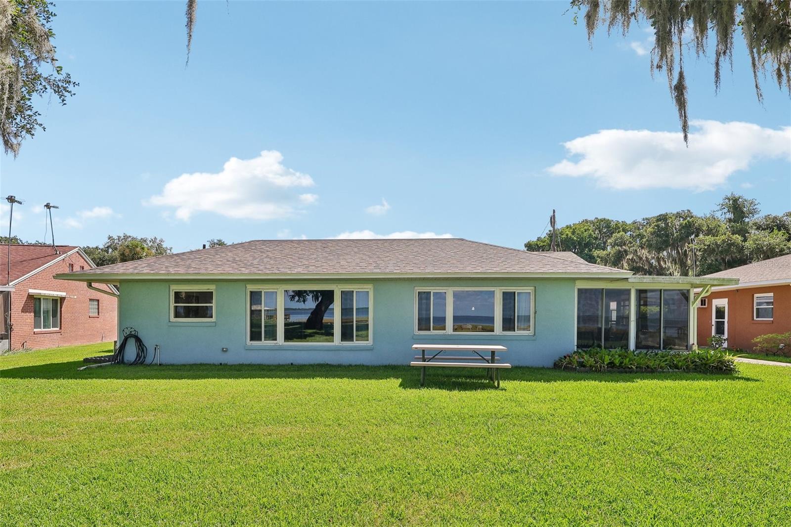 ROD N REEL CLUB - Residential