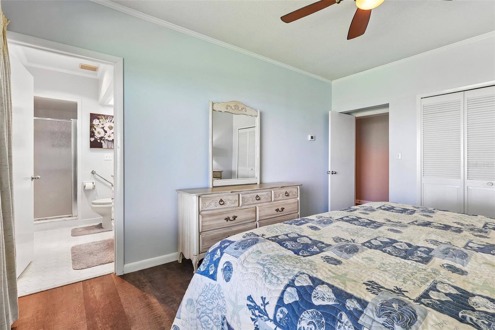 ROD N REEL CLUB - Residential