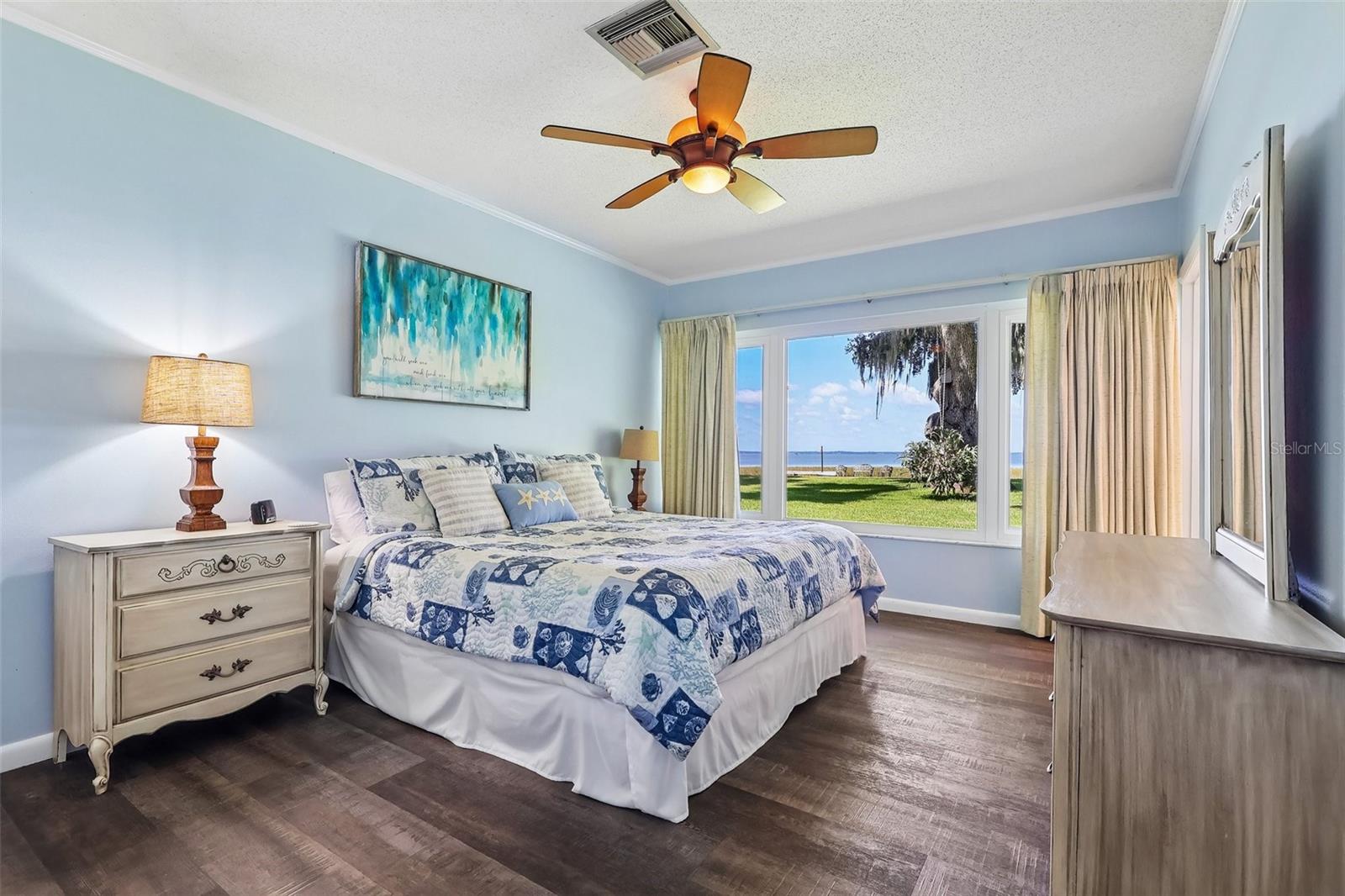 ROD N REEL CLUB - Residential