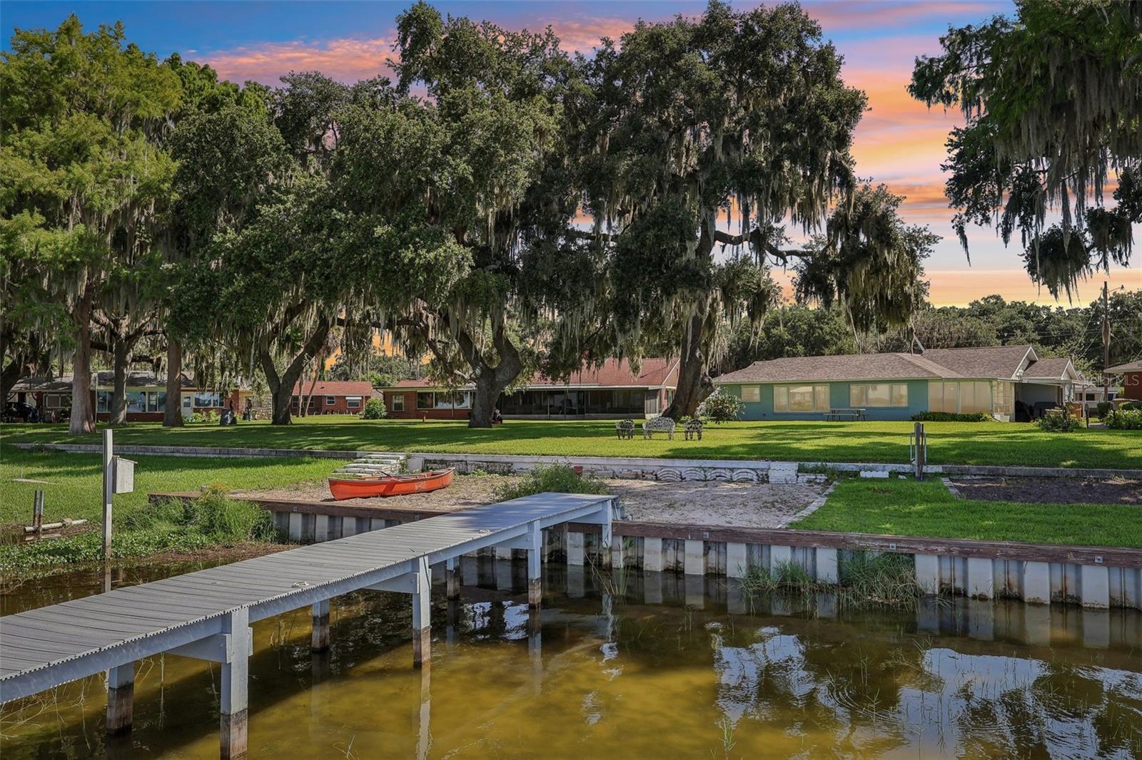ROD N REEL CLUB - Residential