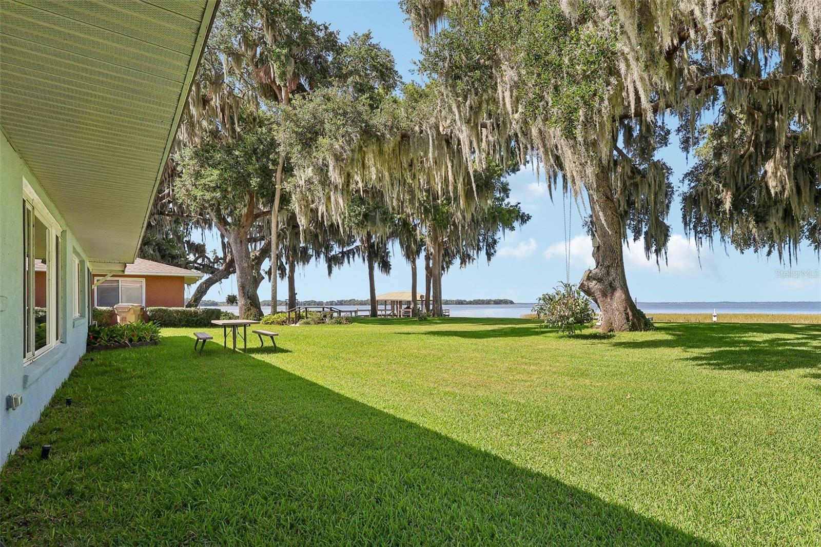 ROD N REEL CLUB - Residential
