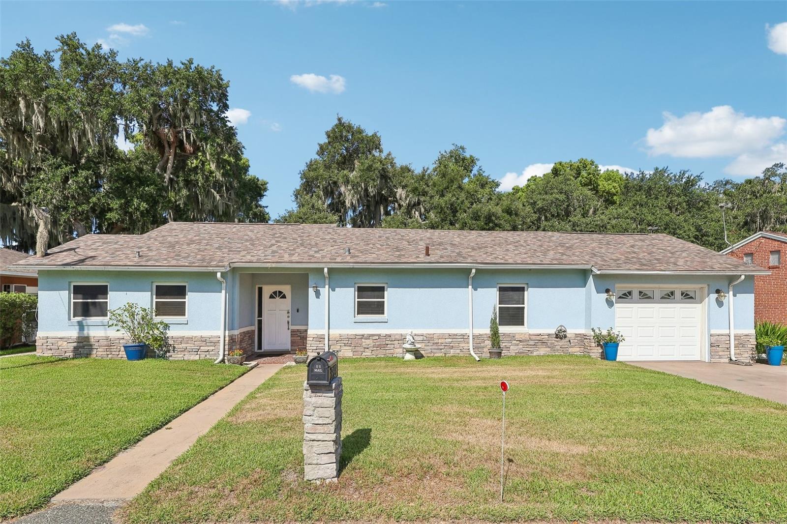 ROD N REEL CLUB - Residential